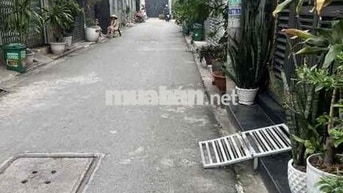 BÁN NHÀ  2 MẶT TIỀN HẺM XE HƠI - SÁT ĐƯỜNG BỜ KÊNH THAM LƯƠNG