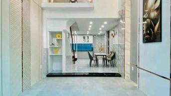 Ông Bảy cần bán gấp nhà Nguyễn Xi. SHR