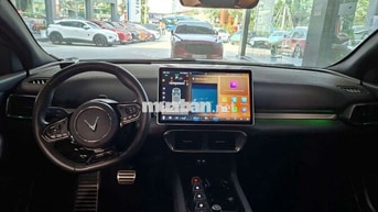Xe điện VinFast VF8 Plus Đen