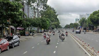 Chính chủ cho thuê văn phòng mặt tiền đường Tên Lửa DTSD 360m2
