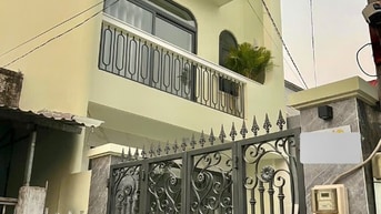 Chủ cần bán nhà xe hơi đậu trong sân 7,4ty