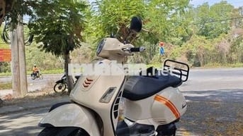 Piaggio Vespa GTS 2017 Kem 27000 KM