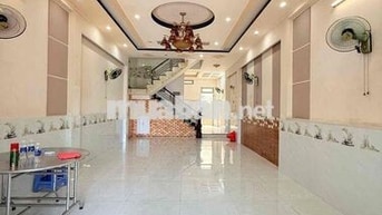 ( NHÀ RỘNG ) GẦN CHỢ TRƯỜNG HỌC. TRỆT 2 LẦU 4PN 3WC. HẺM 8M