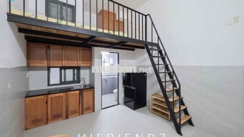 CHDV có  Gác cao rộng thoáng ở Quận 7 gần KCX | 27 m2 | Phòng 100%