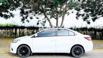 Toyota Vios màu Trắng
