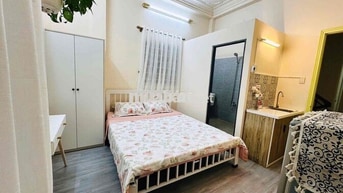 Phòng Studio cửa sổ Ban Công gần bờ kè sát cầu Công Lý