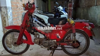 Honda DM 70 đỏ