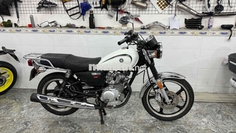 Yamaha YB125SP màu Trắng