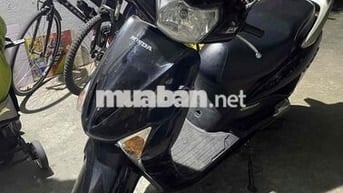 Nhà dư xe cần bán chiếc Lead