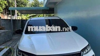 Toyota Fortuner Legender Trắng 7 chỗ