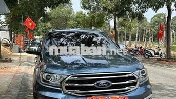 Ford Everest Titanium 7 chỗ Xanh