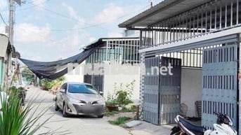 Nhà 3pn 2wc đậu oto trong sân gần lộ 40m