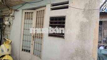 Cho thuê nhà 50 m2, gác lửng, cửa hậu