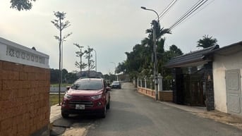 Gia ĐÌNH tiền bán  nhanh lô đất 100m full thổ cư  nằm cạnh khu công ng
