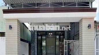 cần bán gấp nhà cấp 4 ngay chợ qui đức,xã long hưng