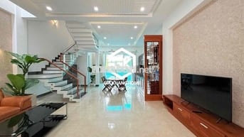 CHO THUÊ DÀI DẠN NHÀ PHỐ HIỆN ĐẠI THIẾT KẾ KHÔNG GIAN MỞ ĐÓN ÁNH SÁNG