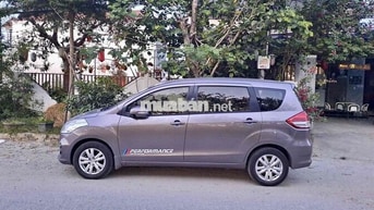 Suzuki Ertiga 7 chỗ Xám