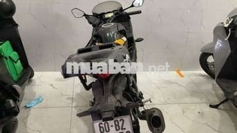 Suzuki GSX-R150 Đen vàng