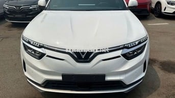 XE VF8 Plus GF Trắng nội thất Đen 2022