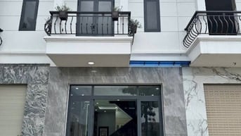 NHÀ 2 TẦNG - TT TÂN UYÊN CHỈ 2,6 TỶ  Nhà 2 tầng FULL nội thất
