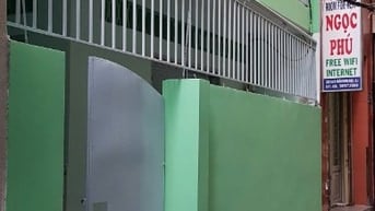 CC bán nhà 5 phòng có toilet riêng Bùi Viện, Q.1 đang cho thuê 20tr