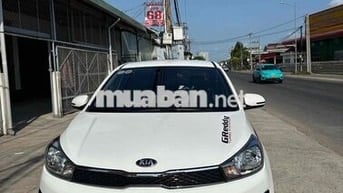 Kia Soluto Trắng 5 chỗ Số sàn