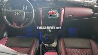 Toyota Fortuner 2021 2.4 MT Trắng