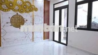 mặt tiền xe hơi trươc nhà dể vận chuyển