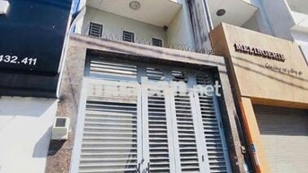 Cho thuê nhà MT 123 Huỳnh Văn Bánh - 4X17m- 2 Lầu