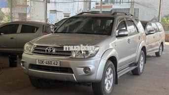 Toyota Fortuner máy dầu 2010
