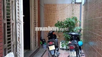 Cho thuê nhà ngõ Khương Đình- Thanh Xuân- DT 40m2 x4 tầng