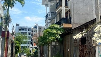 Cho thuê kho 200m2 (10x20) 2 mặt tiền trước sau 
