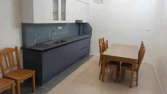 Bán nhà Phạm Văn Đồng, 5 tầng, Dt: 36m, gần phố, oto đỗ cổng, ở ngay