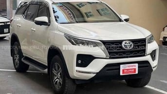 Toyota Fortuner 2023 2.4 MT Trắng
