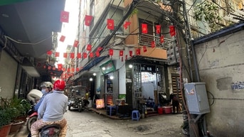 Bán nhà 5T 3 mặt ngõ ô tô sát phố Xuân Thuỷ . DT 50/70m2 cho thuê KD