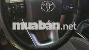 Toyota Fortuner 7 chỗ Trắng