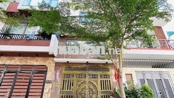 NHÀ 5PN ĐƯỜNG 8M VỈA HÈ CÓ NỘI THẤT TX25 GIÁ 15 TRIỆU TL