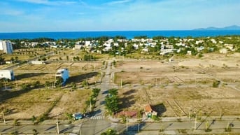 Đất đối diện view sông - gần biển - cách chợ 200m