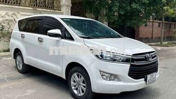 Toyota Innova G Trắng 7 chỗ