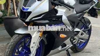 Yamaha R15 màu Bạc