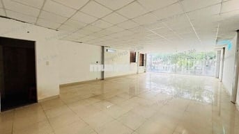 CHO THUÊ NHÀ - MẶT TIỀN TRUNG TÂM TP - NHÀ 3 SẢNH SUÔNG 700m2