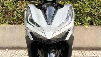Vario 125 Bạc Smartkey trả trước 15t nhận xe