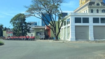Mặt tiền kinh doanh góc Vòng Xoay