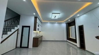 Siêu phẩm cầu giấy, ngõ thông minh, nhỉnh 10 tỷ , ô tô đỗ, mặt tiền 5m