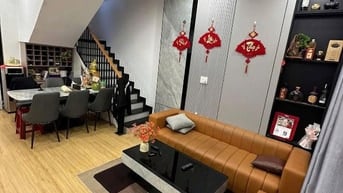 BỎNG TAY VỚI CON NHÀ HIẾM-LÊ VĂN SỸ, Q3, CHỈ 2TỶ4 , SIÊU ĐẸP-SIÊU TỐT!