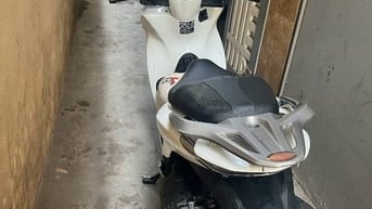 Bán xe Sh 125cbs trắng, chính chủ đi hơn 2v