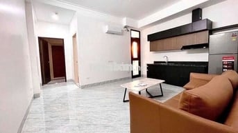 CHO THUÊ CĂN HỘ CHUNG CƯ 2PN TẠI NGỌC THUỴ - VỈA HÈ - FULL NỘI THẤT