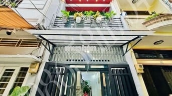 Bán Nhà Q8 trên đường Phạm Thế Hiển DT 18m2!