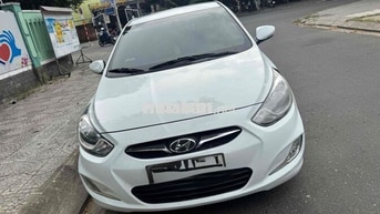 Hyundai Accent màu Trắng