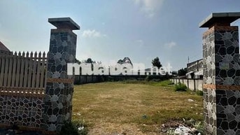 ngay sát quán lâm bò gần 800m2 có 200m2 thổ cư